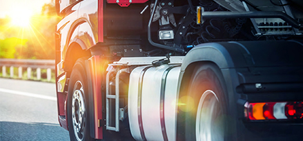 Oli mesin diesel truk dan aramada bisnis